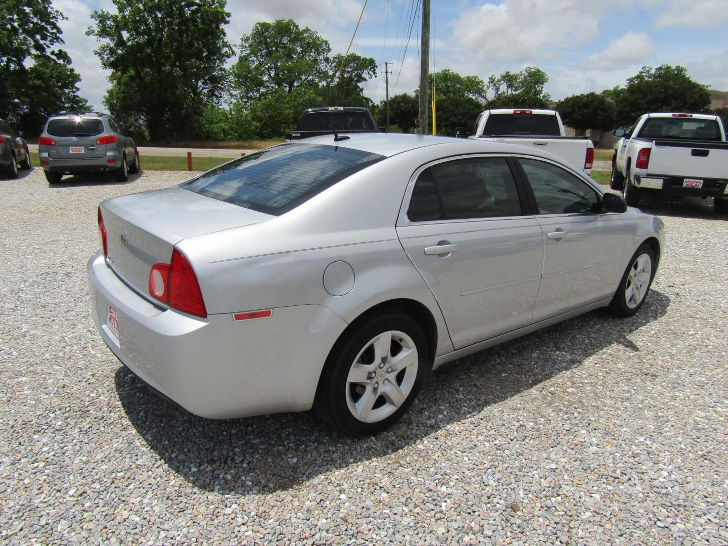 2011 Silver /Gray Chevrolet Malibu LS (1G1ZB5E11BF) with an 2.4L L4 DOHC 16V engine, Automatic transmission, located at 15016 S Hwy 231, Midland City, AL, 36350, (334) 983-3001, 31.306210, -85.495277 - Photo#7